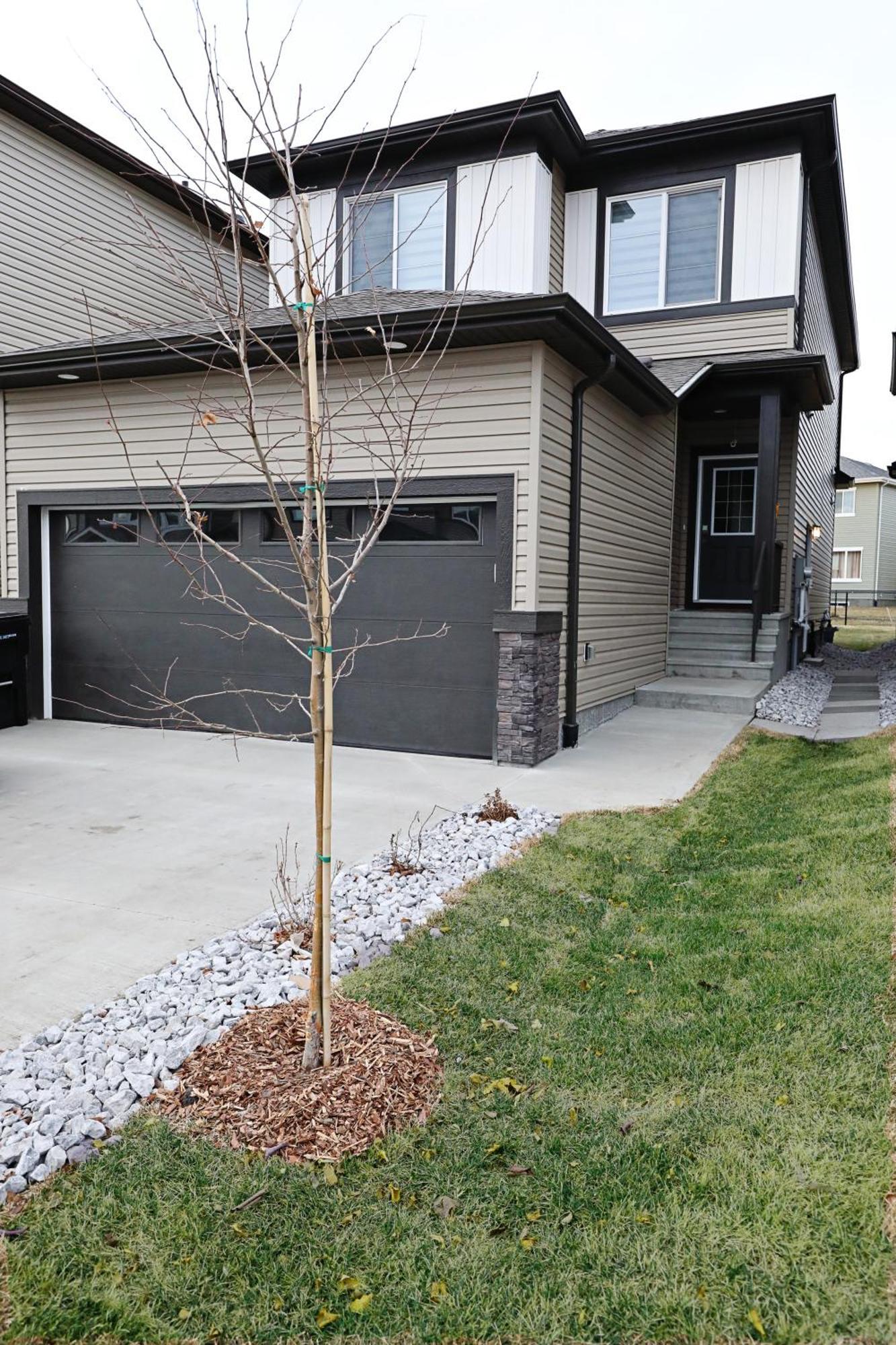 Beautiful Home With 4 King Beds,Airport,Disney+ 에드먼턴 외부 사진